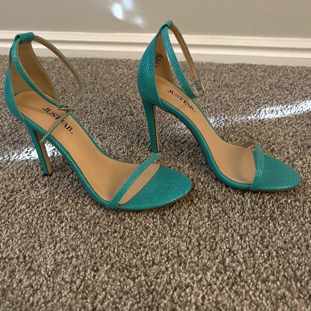 Just Fab Teal heels. Sz 6.5 Never Worn